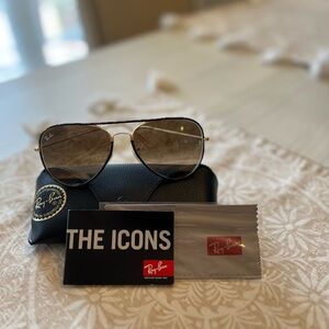 RB3020 Ray-Ban Classic Gold Sunglasses